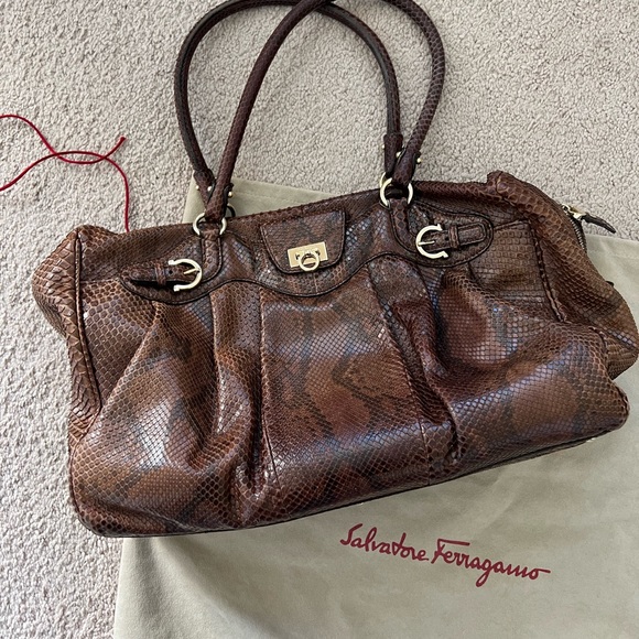 Salvatore Ferragamo custom anaconda snakeskin shoulder bag **authentic** - Picture 2 of 4